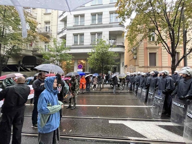 BUKA U BEOGRADU: Centar Beograda blokiran