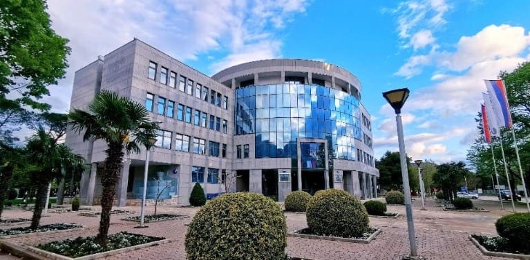 Elektroprivreda RS digla cijenu struje, a sada planira potrošiti 8,7 miliona KM za reklamiranje na manifestacijama!?