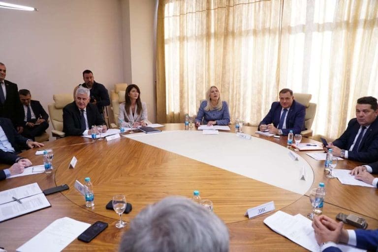 Završen sastanak: Lideri spremni da Izborni zakon upute u Parlamentarnu skupštinu