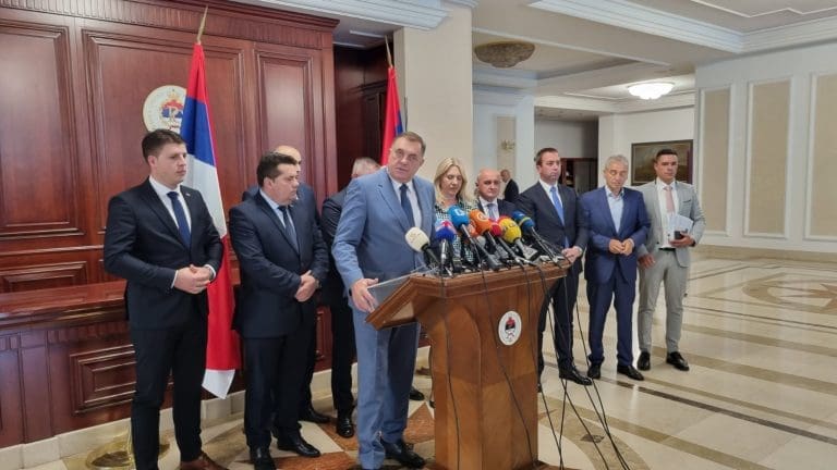 „Ako je Dodik mogao zaustavljati helikoptere za gašenje požara, sve je moguće“