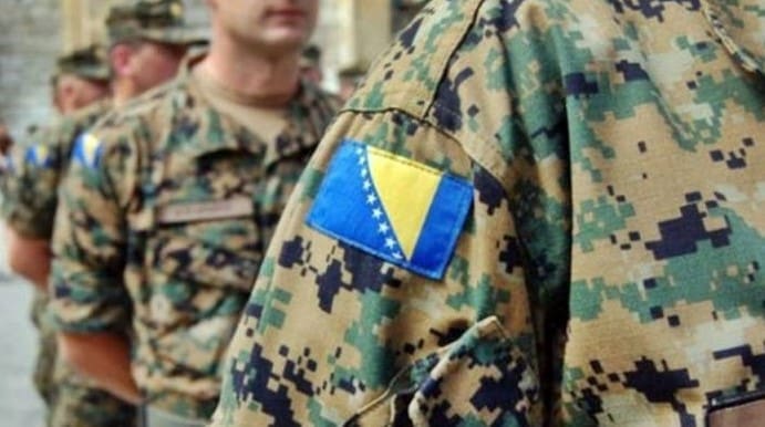 Vojnici u BiH bez uniformi: “Hlače su mi od kolege koji je otišao u penziju”