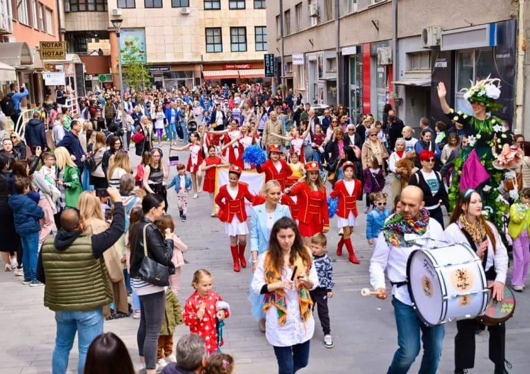 Počela manifestacija “Banjalučko proljeće” uz pjesmu i plesne grupe