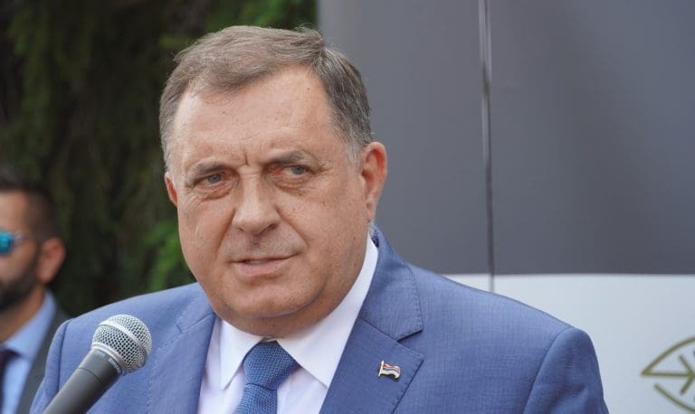 Stručnjaci za BUKU: Šta će se desiti nakon potpisivanja Dodikovih spornih zakona