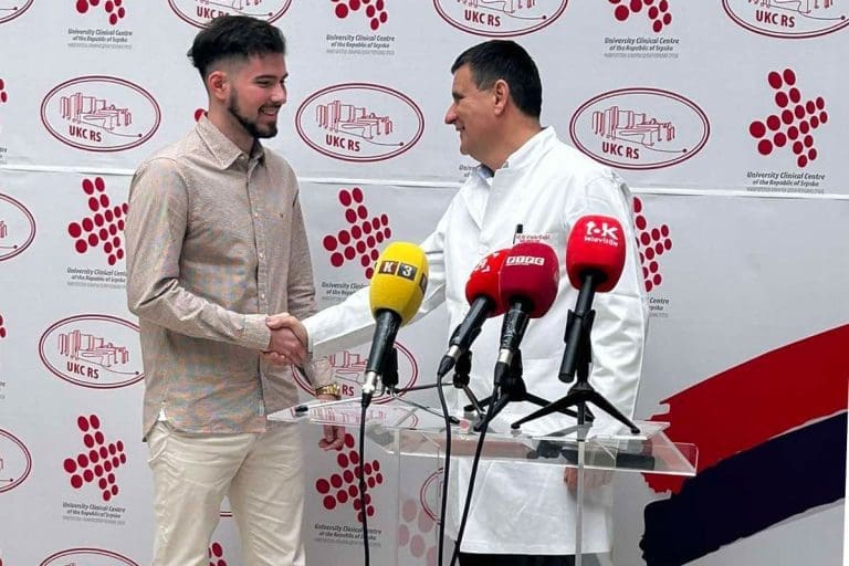 Najbolji student medicine dobio posao na UKC RS