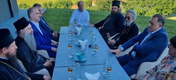 Popovi i hodže među budžetlijama. Zašto Dodik želi davati plate vjerskim službenicima? Pa zbog glasova