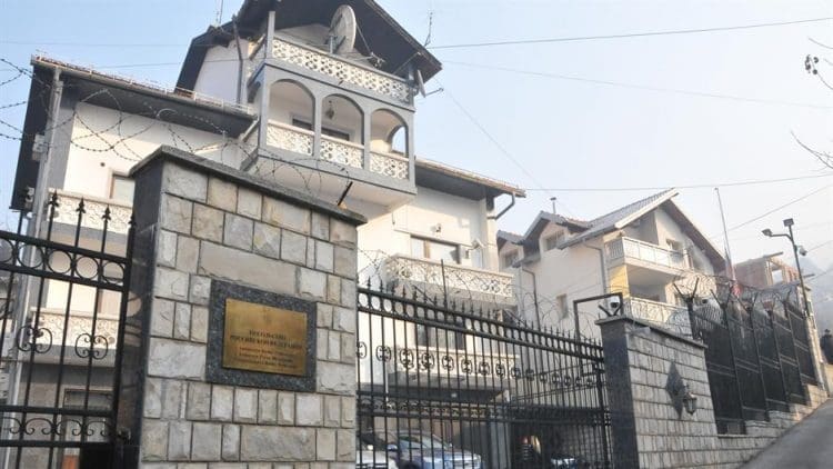 U Ambasadi Rusije bijesni na Šmita: Posljednja granica cinizma je prevaziđena
