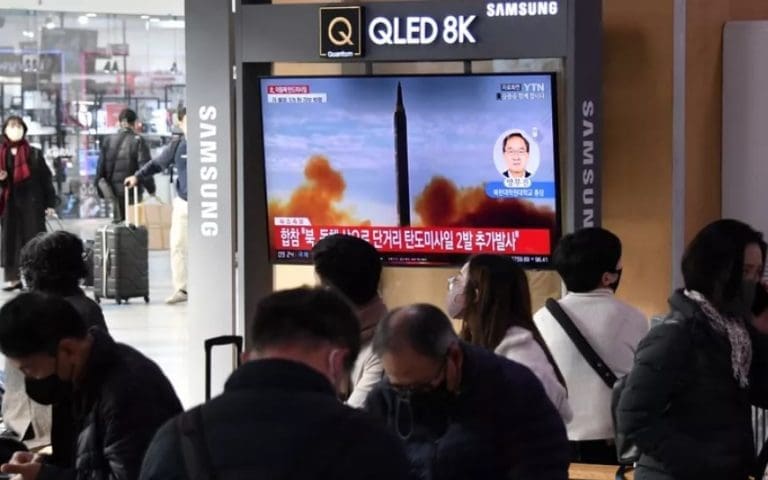 Nakon što su se njegovi građani jutros probudili pod uzbunama posve je jasno: i Japan će se početi naoružavati