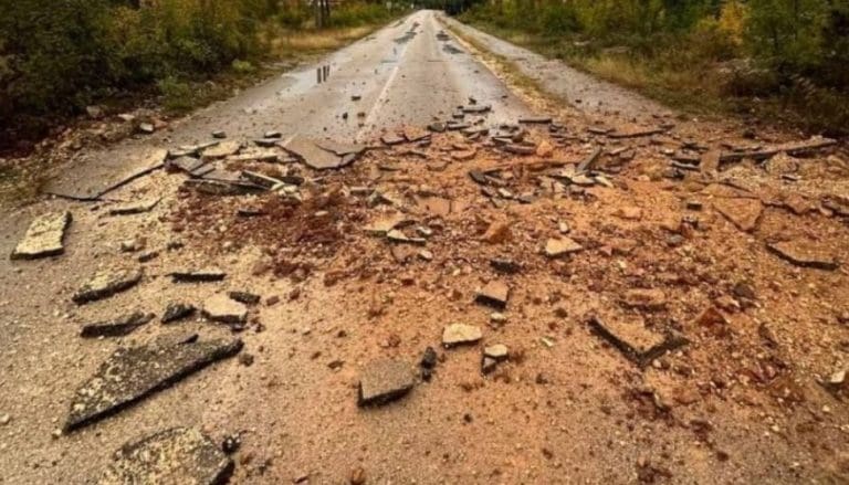 Snažno nevrijeme pogodilo našu zemlju: Grom raznio put u bh. gradu