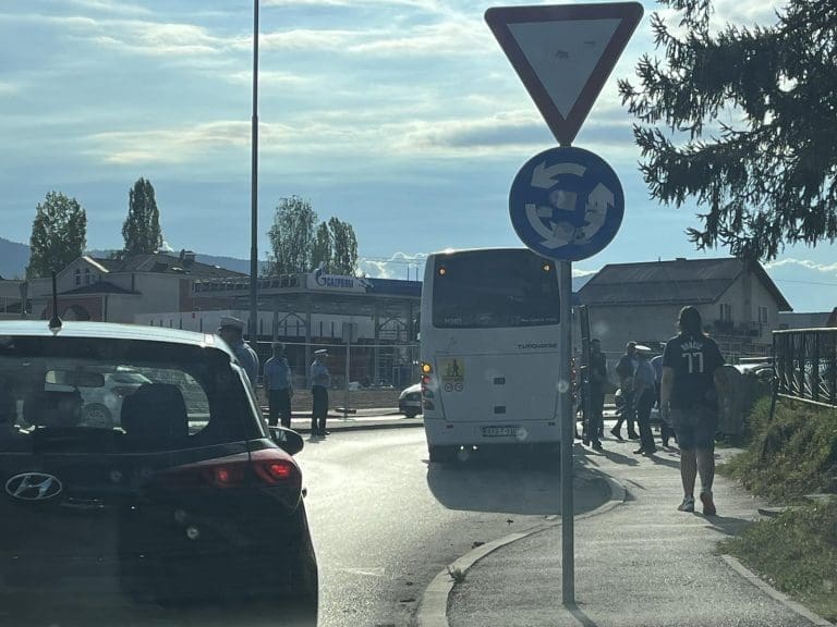 Buka uživo: Počelo okupljanje SNSD-ovaca u blizini linija razgraničenja Sarajeva i Istočnog Sarajeva