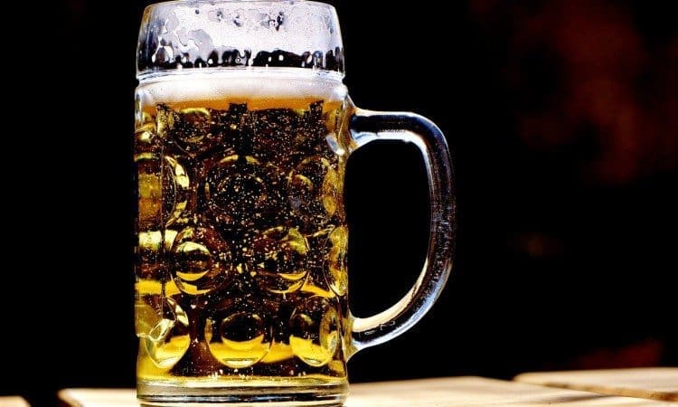Zbog zabrane točenja alkohola na SP u Kataru, Budweiser sve zalihe poklanja pobjedniku!
