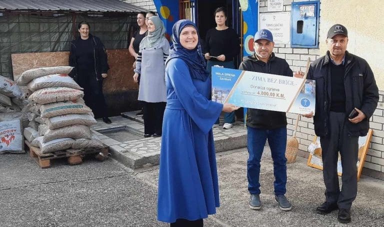 Humanitarci iz Indije i Pakistana pomažu socijalno ugroženim građanima BiH da prebrode zimu