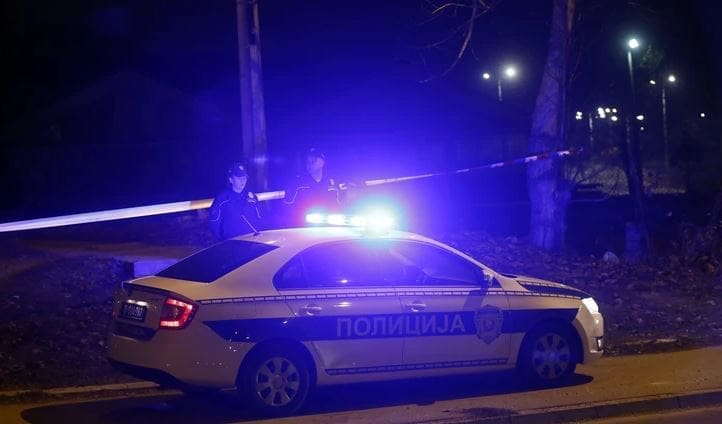 Saobraćajna nesreća u Doboju: Pijan autom polupao osam vozila i četiri izloga