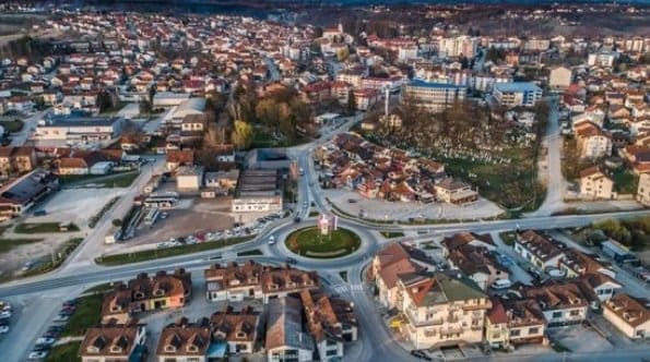 Prnjavor: Maloljetnik osumnjičen da je drugarima prijetio ubistvom