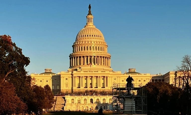 Koga bole a koga zabole za američke sankcije?