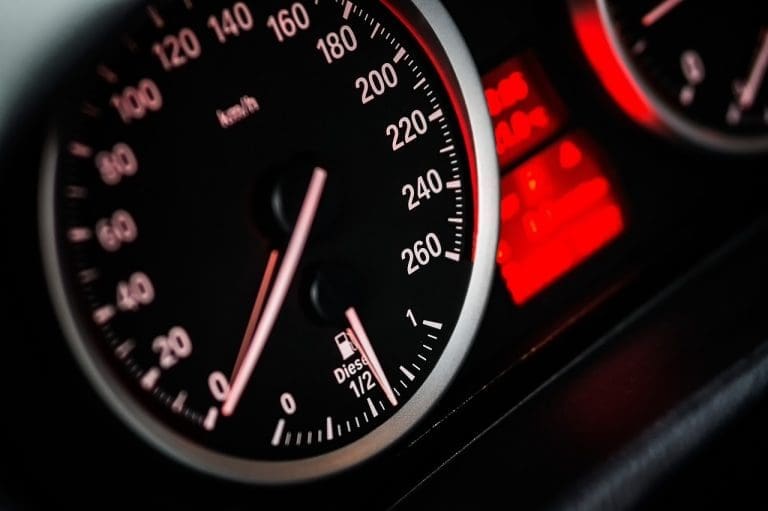 Vozač u Finskoj zbog prebrze vožnje kažnjen čak sa 121.000 eura