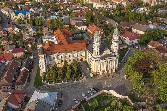 U ovaj ukrajinski grad nikad nije pala bomba; To je dogovor Putina i Orbana?