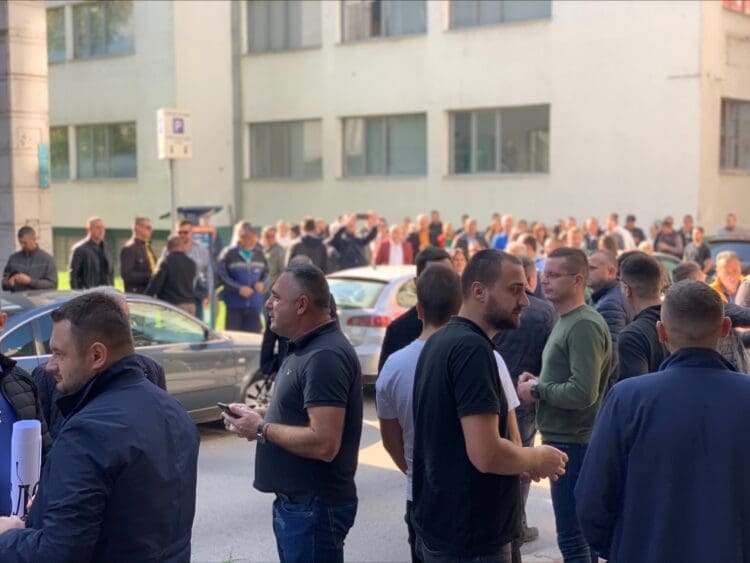 SDS, SNSD, SP i US zajedno na protestu ispred CIK-a