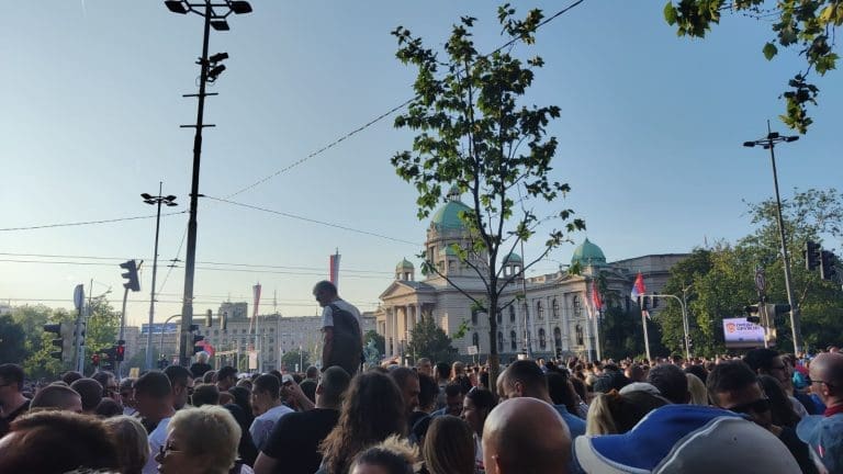 Ko je Boško Savković, novinar uhapšen zbog lutke Aleksandra Vučića?