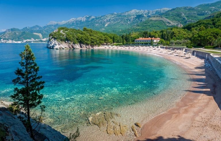 Idete na more u Crnu Goru? Evo koliko vam je novca potrebno za jedan “običan” dan