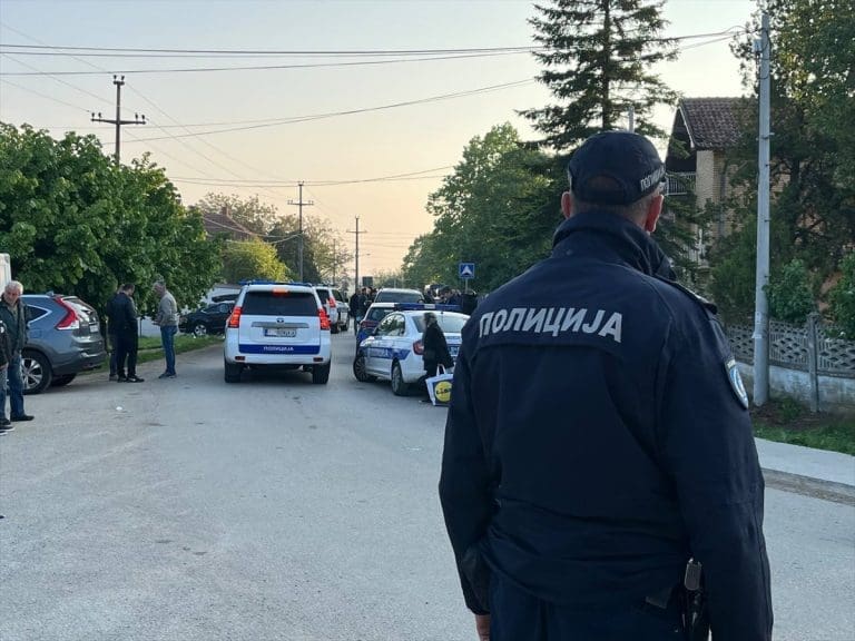 U toku je saslušanje masovnog ubice Uroša B. iz Mladenovca: Na teret mu se stavljaju tri krivična djela