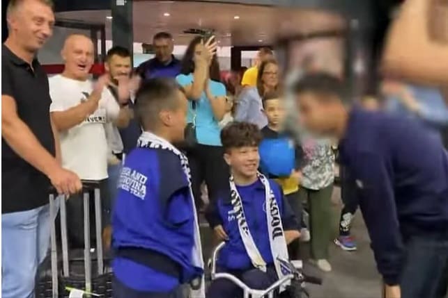 BH Fanaticosi priredili doček paraplivačima Ismailu Barlovu i Ismailu Zulfiću