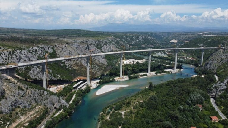 Napukao most Počitelj: Autoceste FBiH uvjeravaju da neće biti trajnih posljedica
