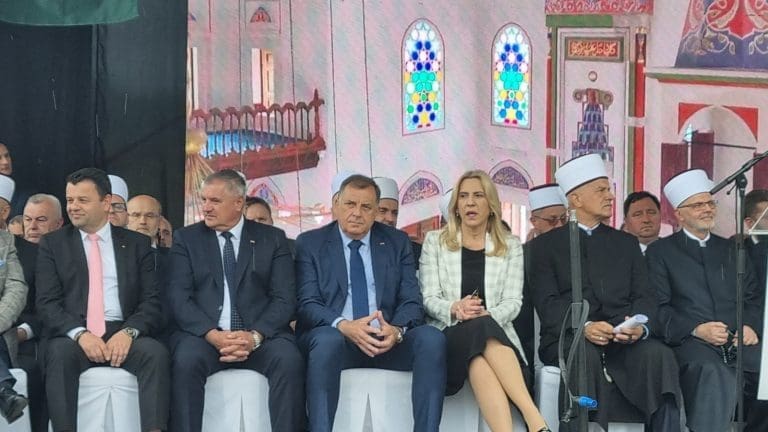 Dodik: “Rušenje Arnaudije je bila greška, čin bezumlja. Rušenjem se ne može zaustaviti ni narod ni vrijeme” VIDEO