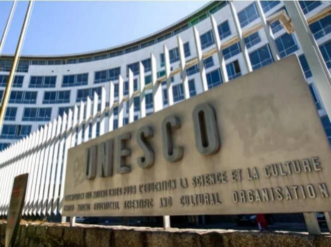 Unesko pozvao na zabranu pametnih telefona u školama