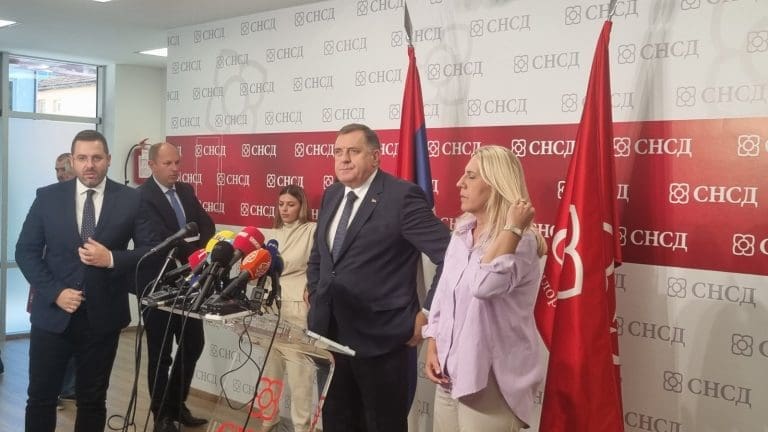 Dodik: Predstavnici Oružanih snaga spremni da se na poziv povuku u Republiku Srpsku
