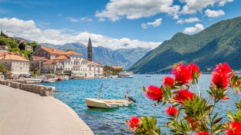 Samo pedesetak minuta vas dijeli do odmora u čarobnoj Crnoj Gori