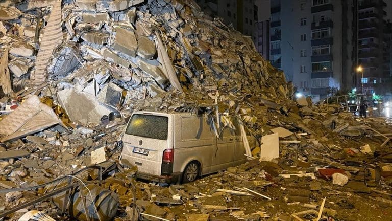Posljedice razornog zemljotresa (FOTO)