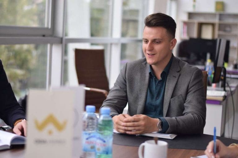 Mladi inženjeri se vratili u BiH: “Imali smo priliku raditi u inostranstvu, željeli smo se, iz inata, vratiti ovamo”
