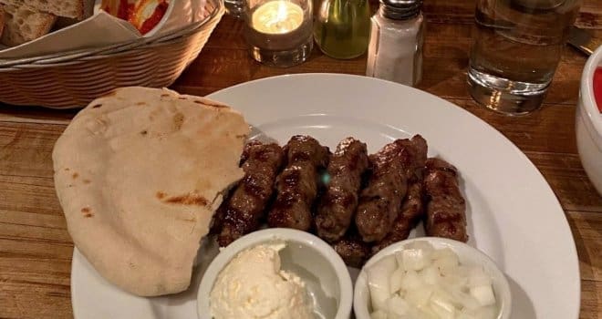 ‘New York Times’ o Kafani na Manhattanu: ‘Progonili su me ćevapi… Hrana koja se tu služi prevazilazi nostalgiju’