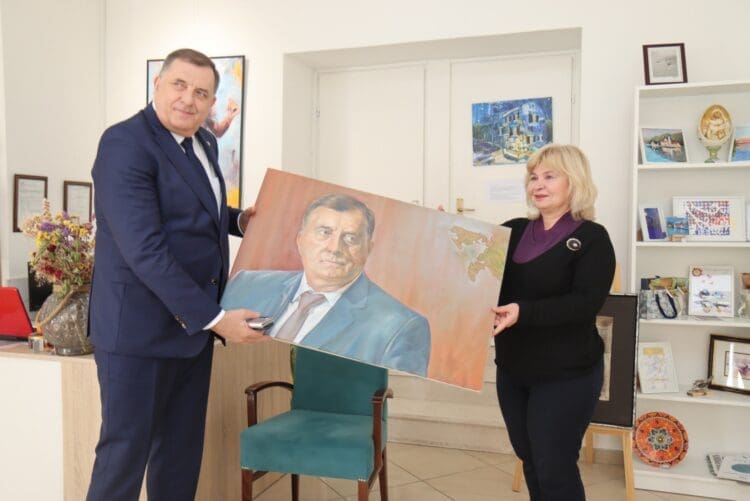 Dodik za rođendan dobio sliku njegovog portreta sa RS kao dijelom Srbije