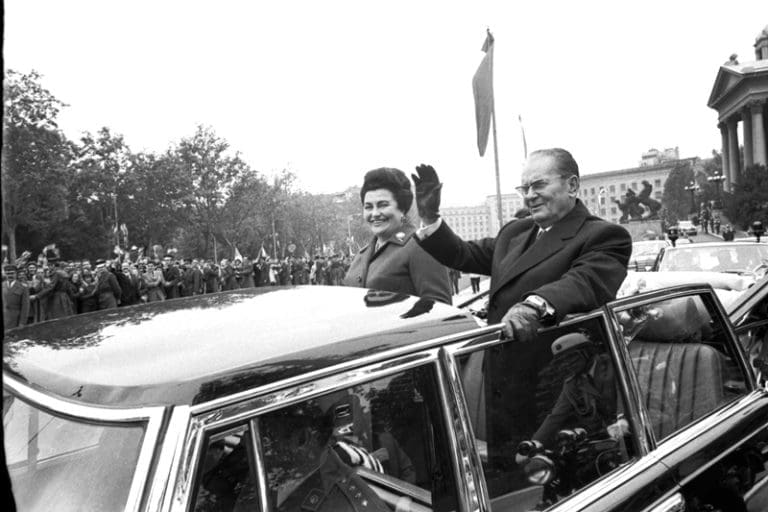VJENČANI LIST Mladoženja bez zanimanja i ispravnog datuma rođenja, mlada 32 godine mlađa (FOTO)