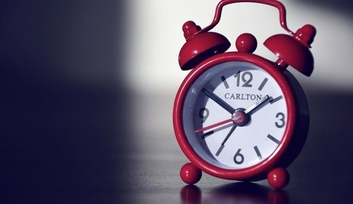 Osobe koje se bude uz alarm umornije su od onih koji se bude na prirodan način