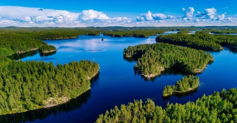 Finsku zovu “zemljom hiljadu jezera”, ali zapravo ih ima gotovo 190.000