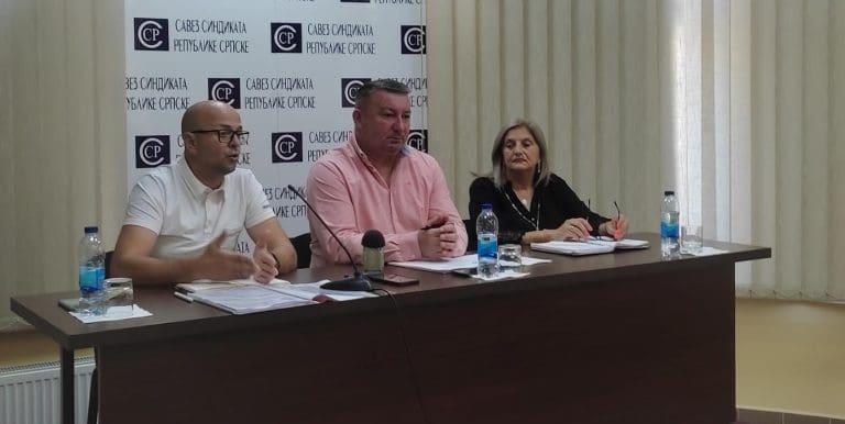 Medicinari traže veće plate, sastanak sa Dodikom… Ili obustava rada i protest