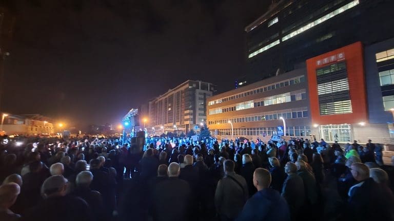 Sa protesta opozicije upućeni zahtjevi RTRS-u