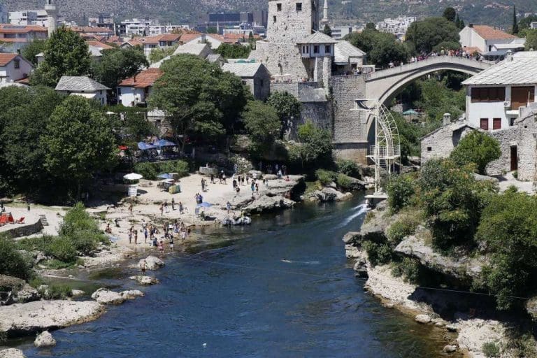 Narednih dana sunčano i vrlo toplo, temperature zraka na jugu do 43 stepena