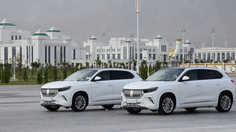 Predsjednik države naredio da svi automobili moraju biti bijeli