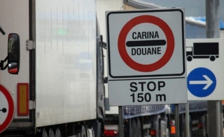 Postoji važan uslov: Carina u susjedstvu jeftino prodaje 3689 litara domaće rakije
