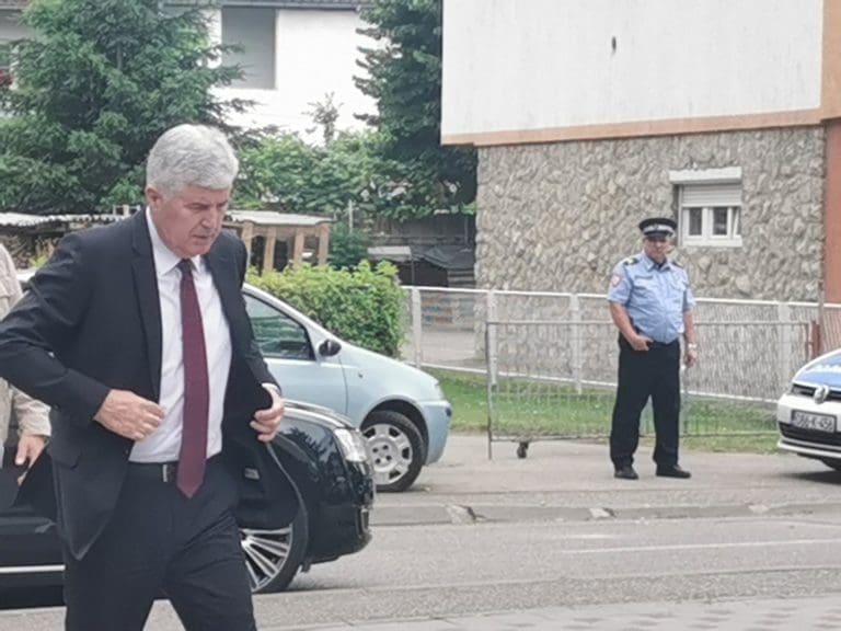 Čović uoči sastanka sa Trojkom: Odluke NSRS su nas zabavile sobom, a ne smijemo se baviti sobom