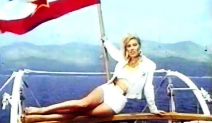 Na televiziji je i dalje Lepa Brena, a svi se sjećaju prošlih vremena, kako kome odgovara