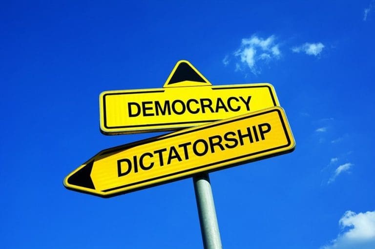 Polovina demokratskih zemalja doživjela eroziju demokratije