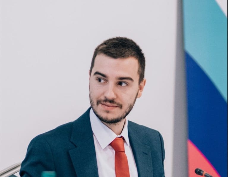 Miloš Pavković za BUKU: Tumačenje dogovora Beograda i Prištine pothranjuje antievropske narative u Srbiji