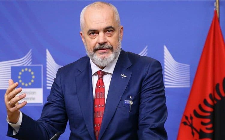 Albanija razmatra zamjenu korumpiranih vladinih ministara vještačkom inteligencijom