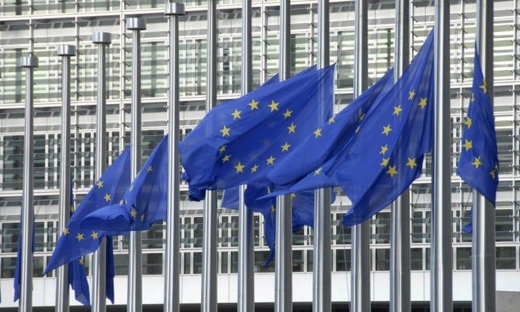 Kako ćemo od maja iduće godine putovati u EU: Uplatite sedam eura…