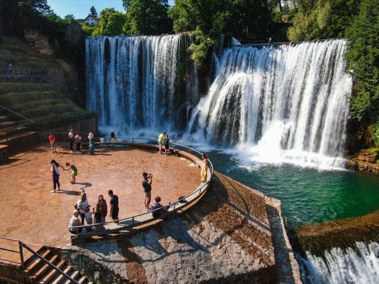 Koalicija SDA – HDZ ljepotu i povijest Jajca, Fojnice, Travnika pustila niz vodu