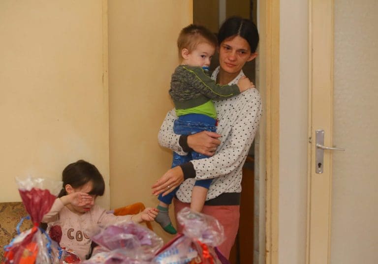 Osmoro djece, a samo otac zaposlen: Desetočlana porodica Savić nema dovoljno ni za hranu